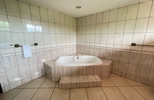 San Pedro Sula Hotel | Charming hotel in beautiful San Pedro Sula with AC, WiFi