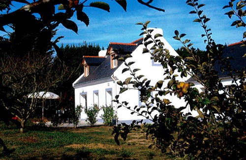 Le Palais House | Charming House Close to Port and Beach - Spacious, Well-Decorated, and Fully Equipped