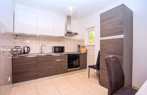 Sestanovac House | Charming house for 8 with private pool and jacuzzi.