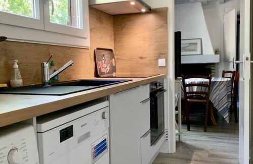 Piraillan House | Charming house on a large garden, close to the Piraillan market.