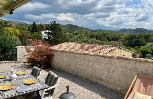 La Bouilladisse House | Charming house in Provence