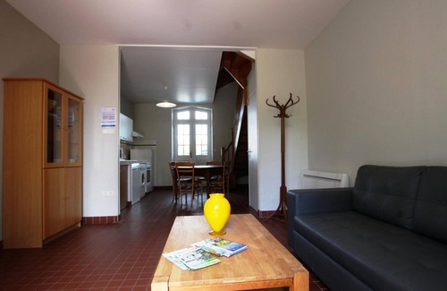 Periers Cottage | Charming House in Périers - 5 Guests, 3 Bedrooms, Pet-Friendly, Near Sports Facilities