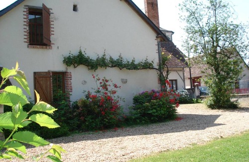 Cheverny Cottage | Charming House Near Cheverny Castle with Garden, BBQ, WiFi, Pet-Friendly, Sleeps 6