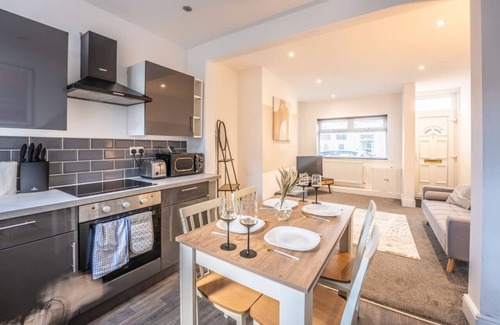 Widnes House | Charming House Sleeps 5 Free Parking Fast Wifi