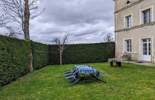 Yssingeaux Cottage | Charming House with Terrace, Enclosed Yard, WiFi, Near Leisure Activities, Sleeps 6