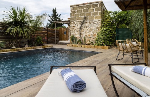 Vauvert House | charming house with jacuzzi sauna and private pool