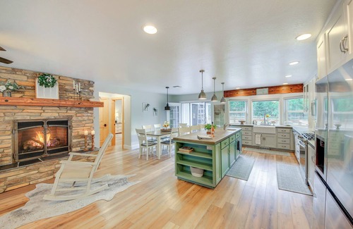 Sagle House | Charming Idaho Home w/Hot Tub, Near Beaches!