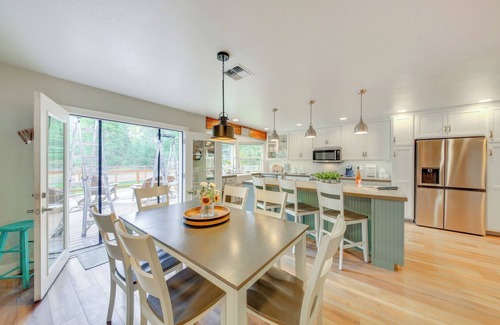 Sagle House | Charming Idaho Home w/Hot Tub, Near Beaches!