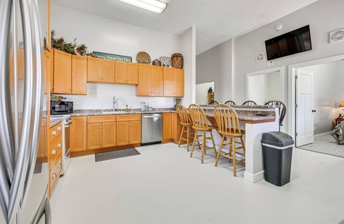 Ellston House | Charming Iowa Home: 1 Mi to Golf