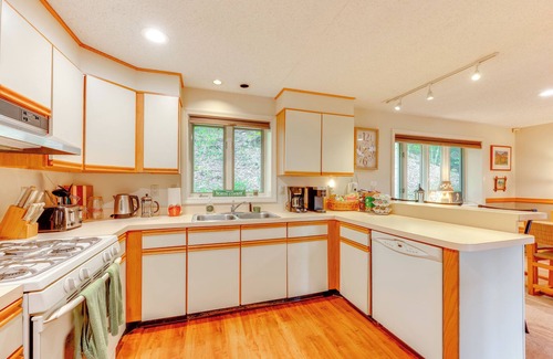 Jackson Condo | Charming Jackson Mountain Retreat on Golf Course!