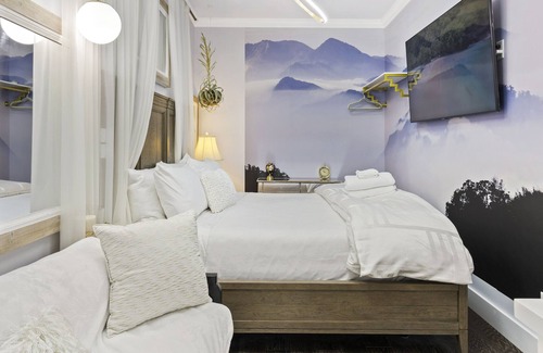 Inner Richmond House | Charming King Newly Remodeled Studio Surrounded by Hundreds of Restaurants