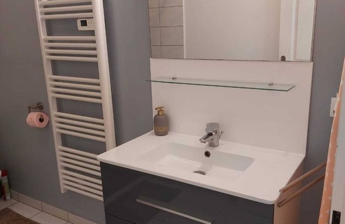 La Ville-du-Bois Apartment | Charming La ville du bois studio ideal for departures from Orly and visits to Paris