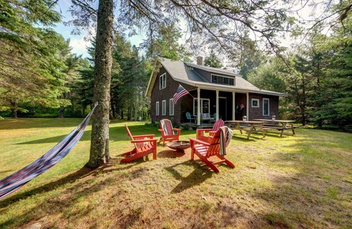 Franklin Cabin | Charming lakefront cabin close to Acadia National Park