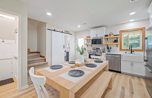 Claremont Cottage | Charming Lakefront Cottage with Beach & Pier