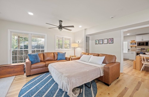 Claremont Cottage | Charming Lakefront Cottage with Beach & Pier