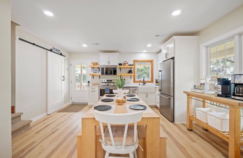 Claremont Cottage | Charming Lakefront Cottage with Beach & Pier