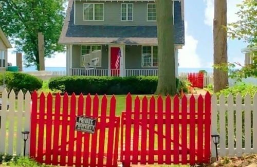New Baltimore House | Charming Lakefront Vacation Rental