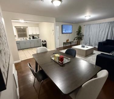 Newark House | Charming Large 3 beds-2 bath Newark EWR NYC