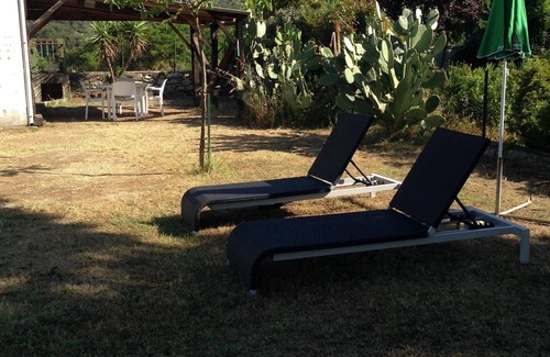 Corte House | charming little air-conditioned villa with large garden and parking.