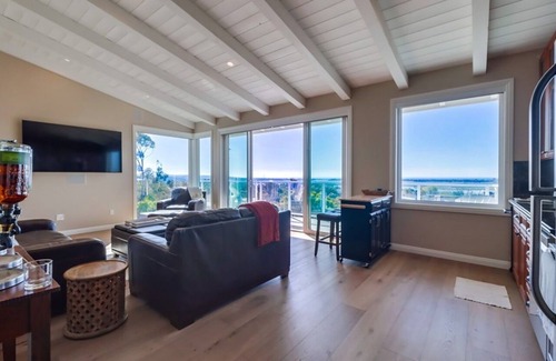 Bay Park House | Charming loft with BBQ/OCEAN VIEW. in sunny San Diego.