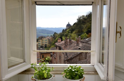 Todi Apartment | Charming Medieval Townhouse with Breathtaking Views in the historic centre Todi