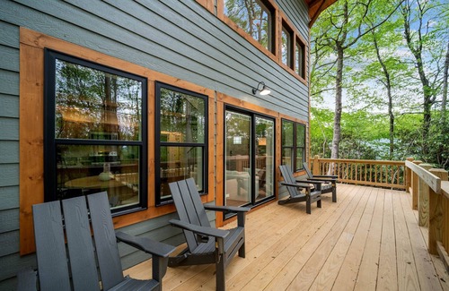 Boone Cabin | Charming Modern Cabin in Quiet Setting