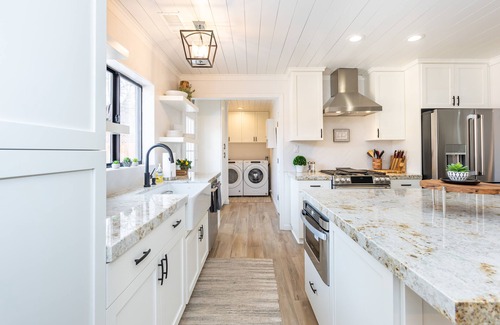 Coconino Estates House | Charming Modern Farmhouse In The Pines