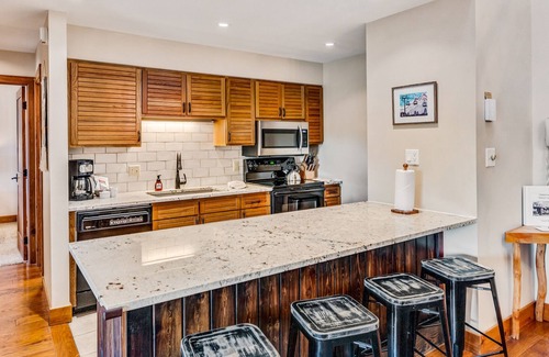 Steamboat Springs Ski Chalet | Charming mountain condo with great views, sauna, pool, and hot tub