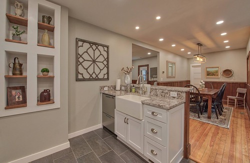Lake Junaluska Cabin | Charming Mountain Oasis w/Patio, Shared Pool, Tennis, WiFi & AC - Dogs Welcome