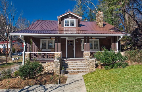 Lake Junaluska Cabin | Charming Mountain Oasis w/Patio, Shared Pool, Tennis, WiFi & AC - Dogs Welcome