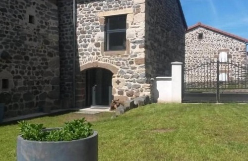 La Fagette Cottage | Charming Mountain Retreat: Cozy Gîte with Modern Amenities, Scenic Trails & Stargazing Opportunities