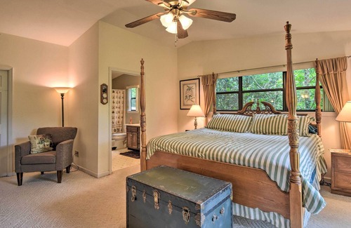 Upper Peachtree House | Charming Murphy House w/ 2 Decks Near Trails!