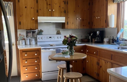 West of Town House | Charming Nantucket Home Edge of Town