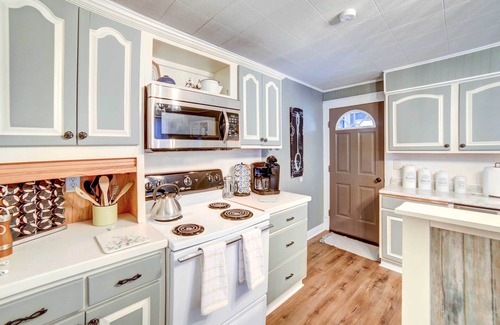 Negaunee House | Charming Negaunee Home ~ 2 Mi to Teal Lake!