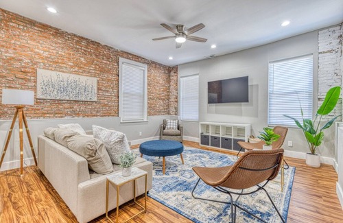 Benton Park House | Charming! NEW Loft Apt 2 BD 1 BA