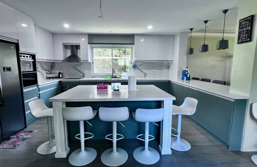 Boljoon House | Charming newly constructed 2 bedroom beach house with AC