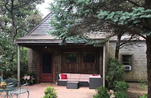 West of Town House | Charming, Newly Renovated , Cottage in Family Friendly Neighborhood.