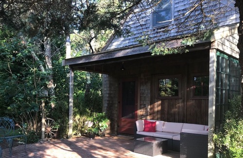 West of Town House | Charming, Newly Renovated , Cottage in Family Friendly Neighborhood.