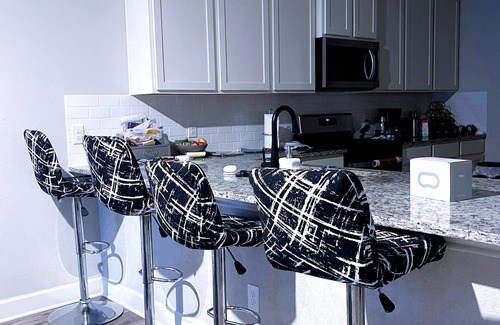 Anna House | Charming Newly Renovated 5bedroom home. Game Room WiFi, 3 bathrooms 2cars garage