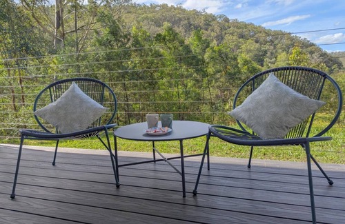 Paynes Crossing Cabin | Charming Off-Grid Cabin Near Wineries - Peaceful Retreat With Stunning Views