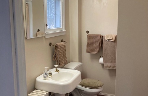 Oneida Castle Other | Charming old farmhouse in Oneida