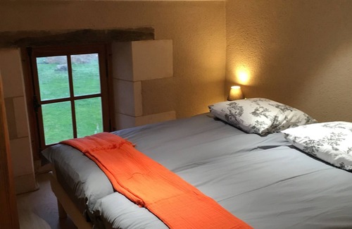 Montreuil-Bonnin Other | Charming outbuilding in the heart of the château-fort of Montreuil Bonnin Swimming pool 6 per