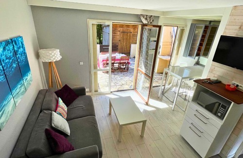 Le Penon Apartment | Charming patio villa in the heart of the forest