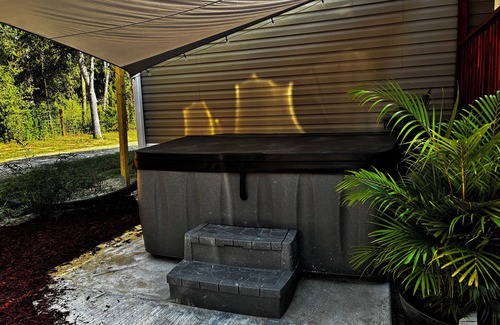 Dunnellon House | Charming peaceful 3-bedroom cottage on a partially wooded acre in Dunnellon.