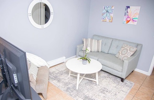 Stamford Apartment | Charming & Peaceful Apartment in Stamford!