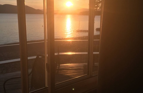 Freedom Cabin | Charming Pet Friendly Ossipee Lake Vaca Home