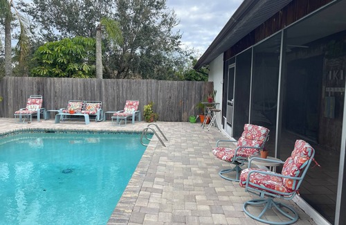 Palmetto House | Charming Pool & 4-bedroom house with WiFi and AC in peaceful Palmetto