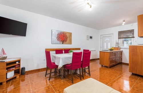 Liznjan Apartment | Charming Pool Apartment Liznjan - Buneta