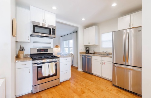 Cardiff-by-the-Sea House | Charming Private Oasis - Sunsets, Pool, Spa