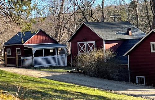 Washington Depot Cottage | Charming, private 2-bedroom cottage on classic New England farm in Washington CT